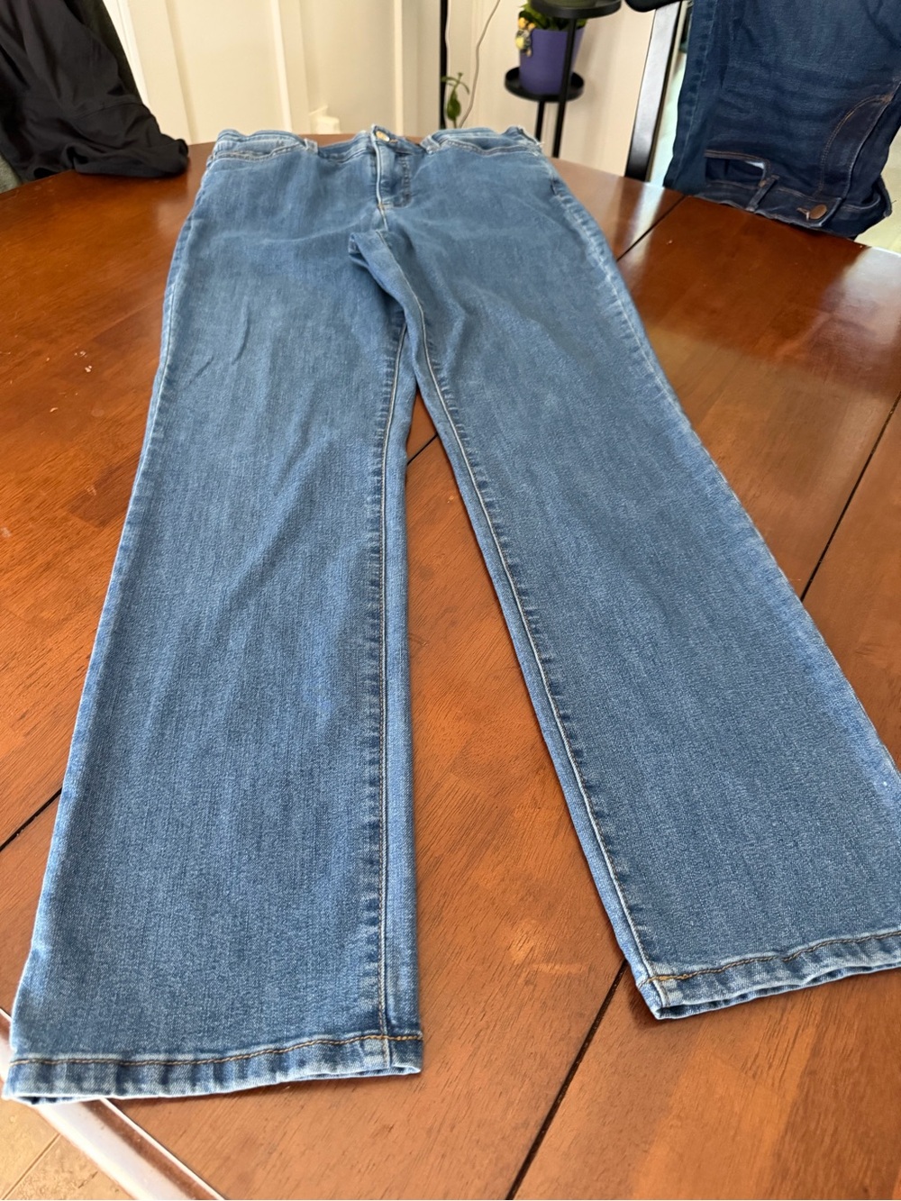 Kim Rogers Women's Straight Leg Jeans in Medium Blue Denim - Picture 2 of 6